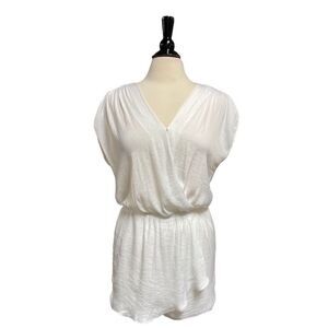Naked Zebra White Short Sleeve Faux Wrap Romper Size Small